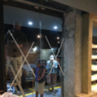 Instalación y Fabricación de Puertas